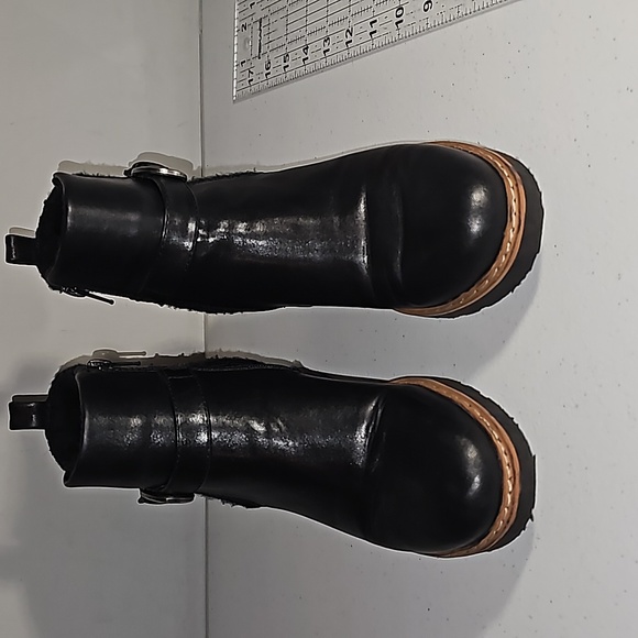 Baretraps Posture + Narice Wedge Chelsea Boots Women's Size 6.5 M Black VGUC - Picture 11 of 11